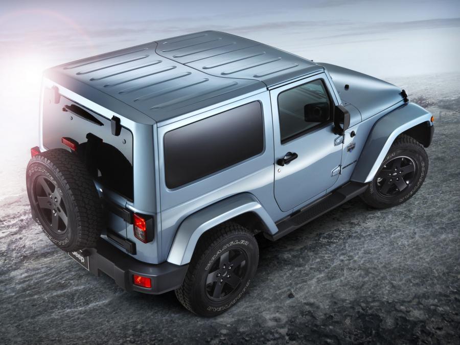  Jeep Wrangler Unlimited Arctic 2012 года  (фото 2 из 35)